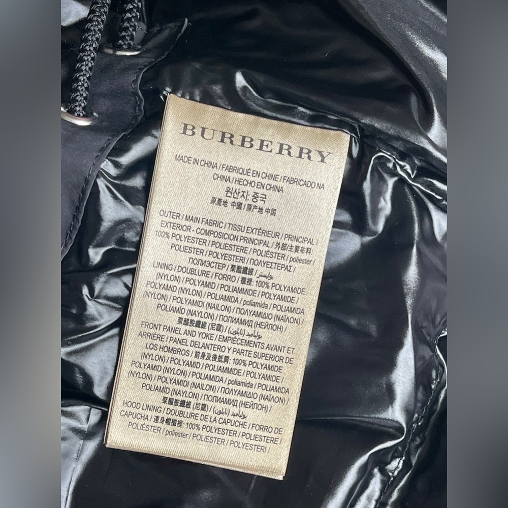 BURBERRY (AUTHENTIC) HOODED QUILTED COAT - Picture 9 of 12